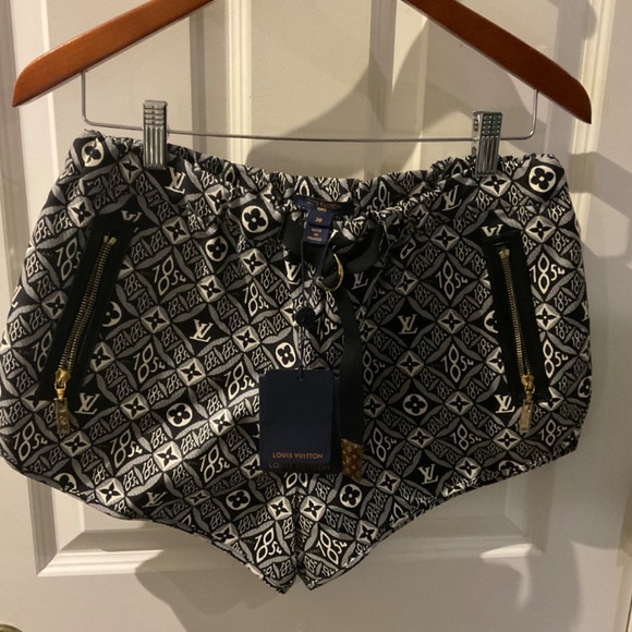LOUIS VUITTON SHORTS - Picture 3 of 7
